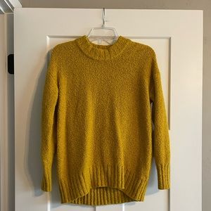 Old Navy Cozy Oversized Bouclé Crew-Neck Sweater